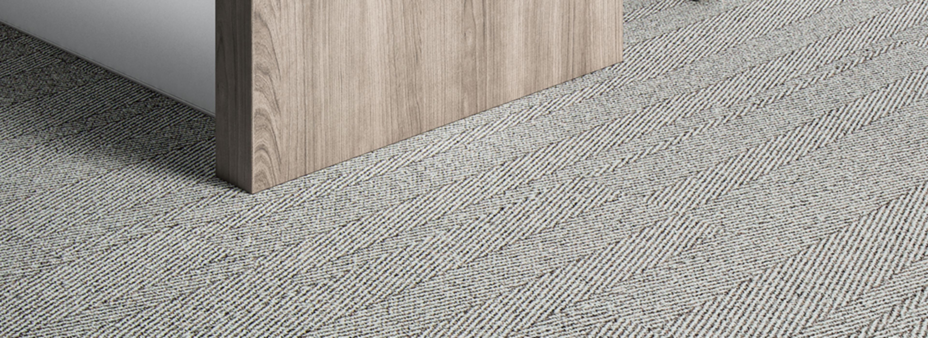 Interface Stitch in Timeplank carpet tile  in office with wood desk and chair numéro d’image 1